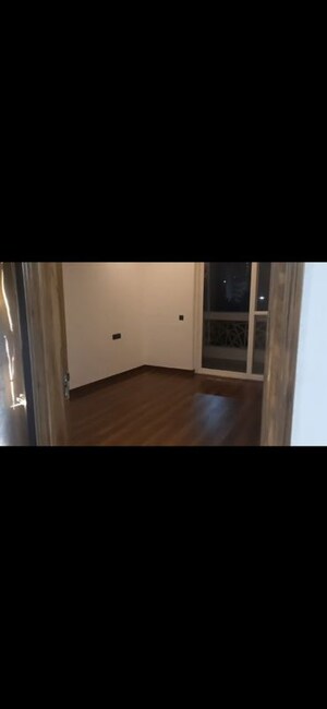Room in 4 BHK Builder Floor at BPTP Eden Estate, Sector 81 – for Rent