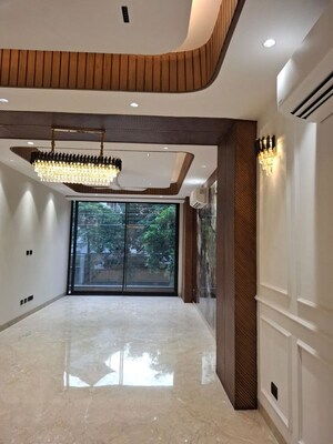 Building Lobby in 6+ BHK Villa at Suncity Township Gurgaon, Sector 54 – for Sale
