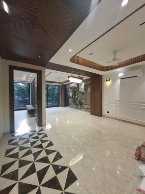 Living Room in 6+ BHK Villa at Suncity Township Gurgaon, Sector 54 – for Sale