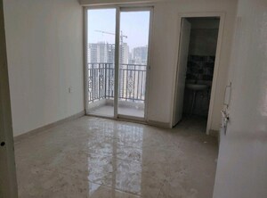 Room in 3 BHK Apartment at Signature Global Golf Greens, Sector 79 – for Sale