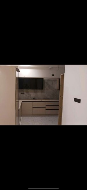 Bathroom in 4 BHK Builder Floor at BPTP Eden Estate, Sector 81 – for Rent