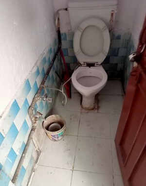 Bathroom in 1 BHK Villa at Aliganj – for Rent