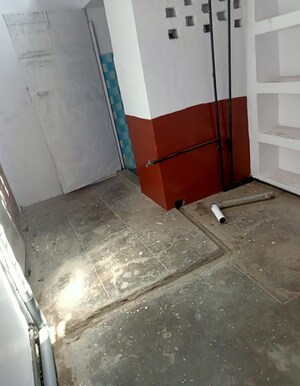 Bathroom in 1 BHK Villa at Aliganj – for Rent