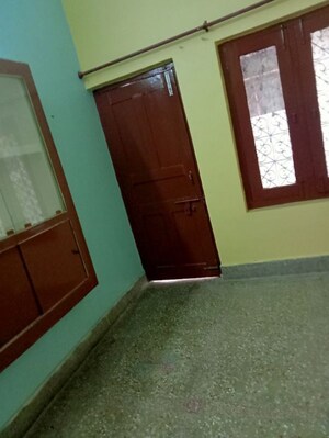 Furnished Amenities in 1 BHK Villa at Aliganj – for Rent