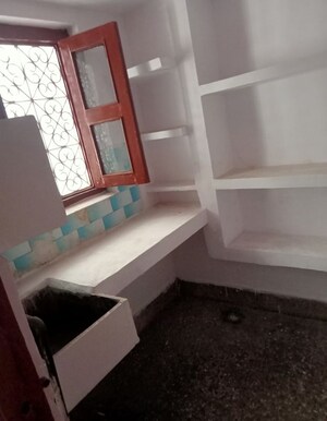 Furnished Amenities in 1 BHK Villa at Aliganj – for Rent