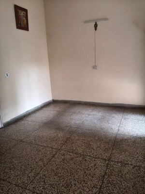 Room in 2 BHK Apartment at Arun Vihar, Sector 29 – for Sale