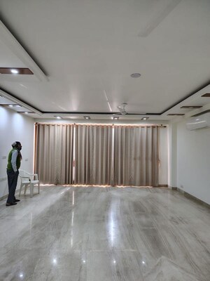 4 BHK Builder Floor For Rent in South Extension