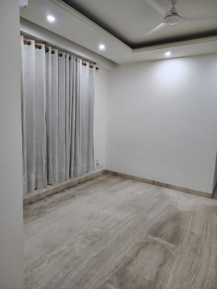 Room, south extension 4 Bedroom 4000 Sq.Ft. Builder Floor In South Extension Delhi 10411954
