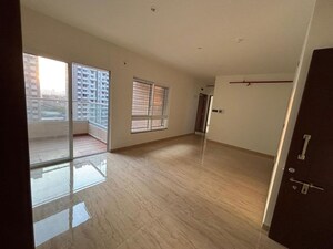 Room in 3 BHK Apartment at VTP Beaumonde, Kharadi – for Rent