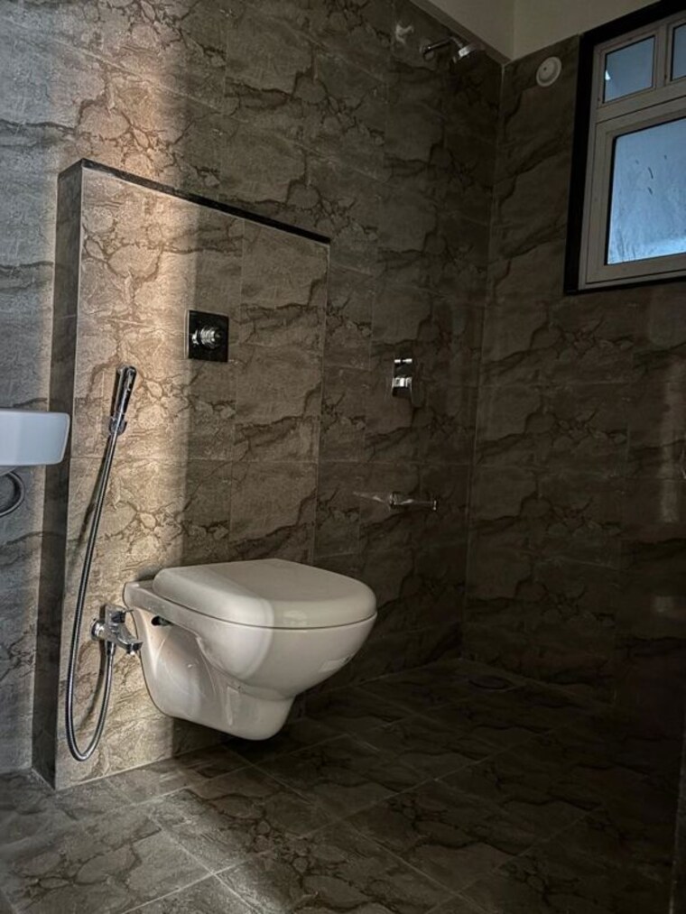 Bathroom, vtp-beaumonde 3 Bedroom 1093 Sq.Ft. Apartment In Kharadi Pune 10411970