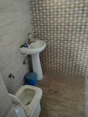 Bathroom in 3 BHK Apartment at Thakkarwal – for Rent