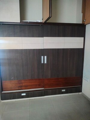 Furnished Amenities in 3 BHK Apartment at Thakkarwal – for Rent
