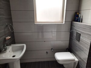 Bathroom in 3 BHK Apartment at Thakkarwal – for Rent