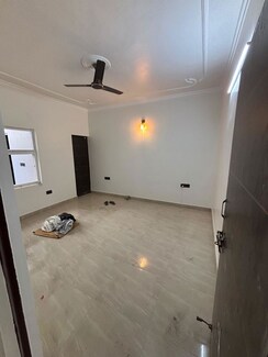 3.5 BHK + Servant Room Villa For Rent in Sector 72