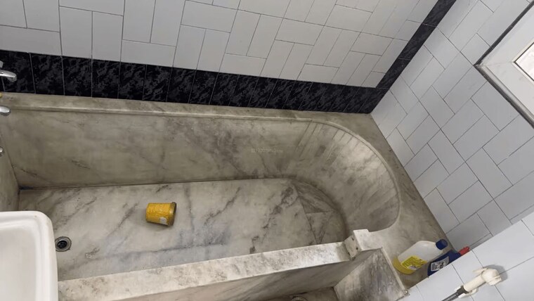 Bathroom, sheikh sarai phase 2 3 Bedroom 1600 Sq.Ft. Apartment In Sheikh Sarai Phase 2 Delhi 10410823