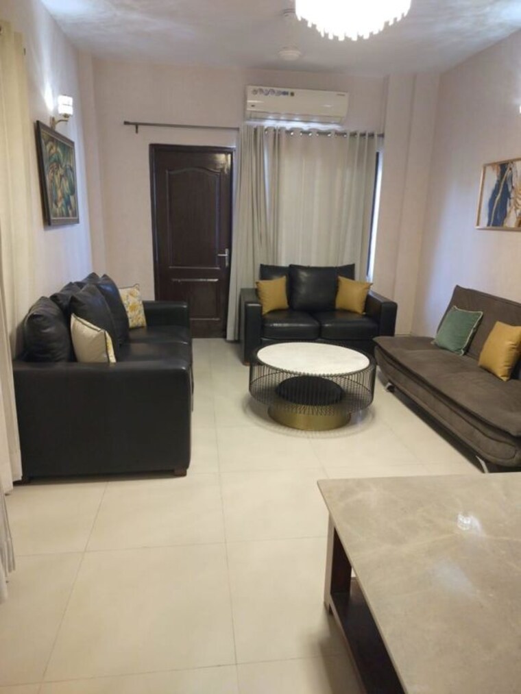 Living Room, ardee-city 3 Bedroom 240 Sq.Yd. Builder Floor In Sector 52 Gurgaon 10411985