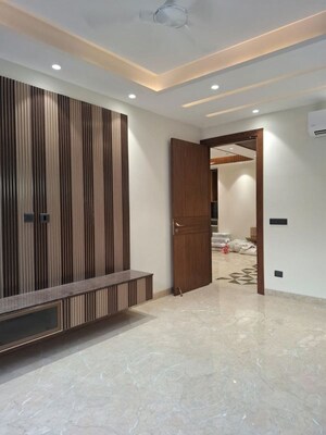 Building Lobby in 3 BHK Builder Floor at Elan Nirvana, Sector 50 – for Sale