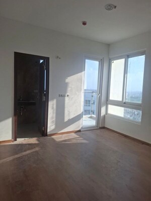 Room in 3.5 BHK Apartment at Ireo Victory Valley, Sector 67 – for Sale
