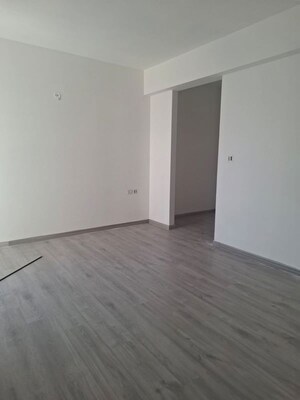 Room in 3.5 BHK Apartment at Ireo Victory Valley, Sector 67 – for Sale
