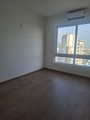 Room in 3.5 BHK Apartment at Ireo Victory Valley, Sector 67 – for Sale