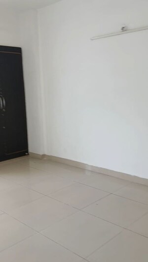 Room in Studio Apartment at Stellar Mi Citihomes, Omicron Iii Greater Noida – for Rent