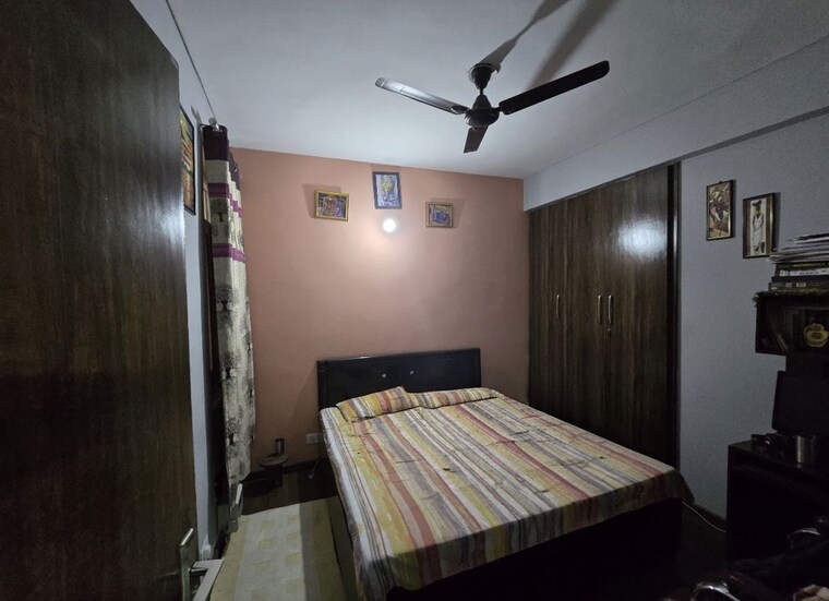 Bedroom, bptp-district-3 3 Bedroom 970 Sq.Ft. Apartment In Sector 85 Faridabad 10412003