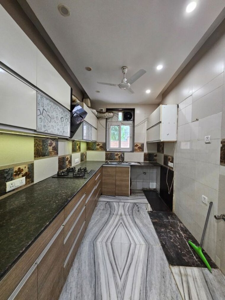Kitchen, dlf cyber city 3 Bedroom 2000 Sq.Ft. Builder Floor In Dlf Cyber City Gurgaon 10412032
