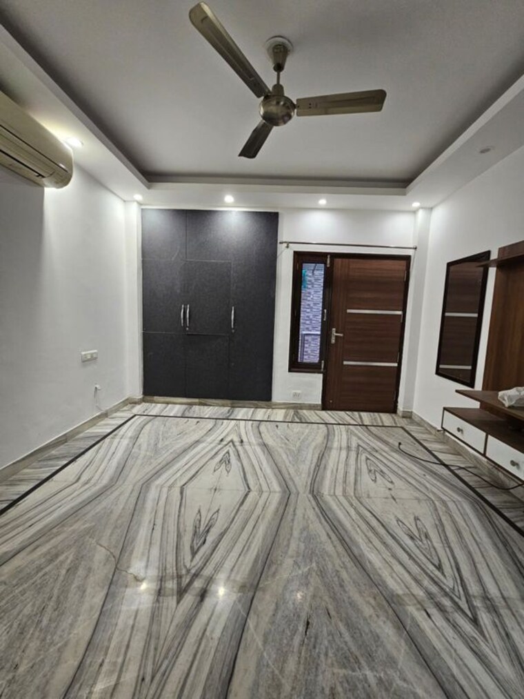 Bedroom, dlf cyber city 3 Bedroom 2000 Sq.Ft. Builder Floor In Dlf Cyber City Gurgaon 10412032