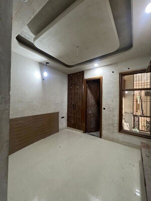 Room in 4 BHK Builder Floor at Sector 85 – for Sale