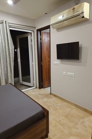 Room in 1 BHK Builder Floor at Sector 46 – for Rent