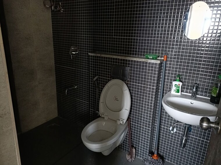 Bathroom, lodha-palava-city 1 Bedroom 444 Sq.Ft. Apartment In Dombivli East Thane 10409756
