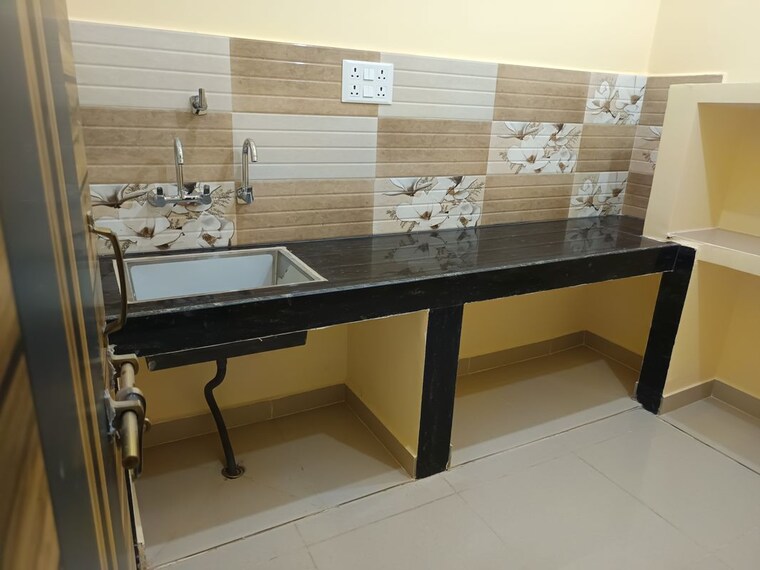 Kitchen, ahmamau 1.5 Bedroom 1400 Sq.Ft. Independent House In Ahmamau Lucknow 10384011