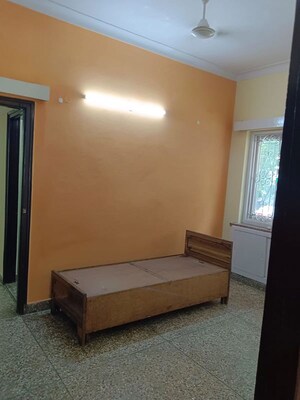 Room in 1 BHK Builder Floor at Amar Colony – for Rent
