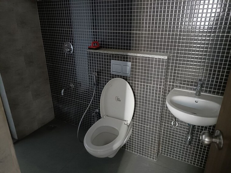 Bathroom, lodha-palava-downtown 1 Bedroom 444 Sq.Ft. Apartment In Dombivli East Thane 10409698