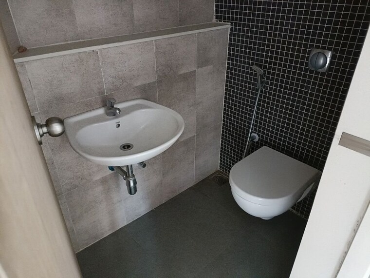 Bathroom, lodha-palava-downtown 2 Bedroom 500 Sq.Ft. Apartment In Dombivli East Thane 10409608
