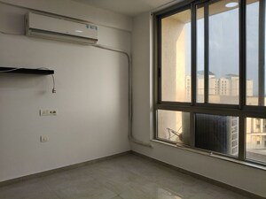 Room in 2 BHK Apartment at Hiranandani Rodas Enclave Rosemount, Thane West – for Rent