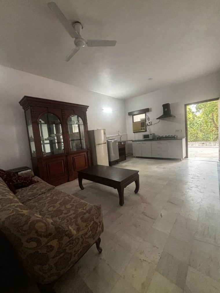 Living Room, sector 43 1 RK 60 Sq.Yd. Builder Floor In Sector 43 Gurgaon 10412087