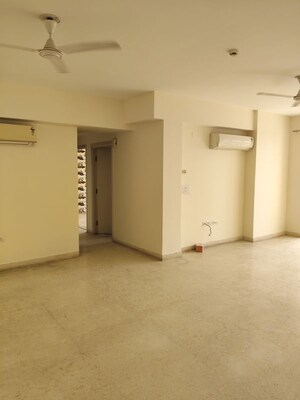 Room in 3 BHK Apartment at DLF Regal Gardens, Sector 90 – for Rent