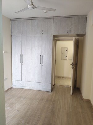 Room in 3 BHK Apartment at DLF Regal Gardens, Sector 90 – for Rent
