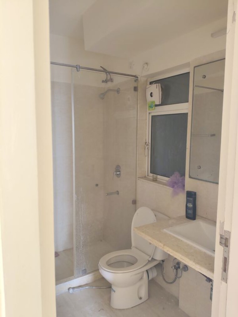 Bathroom, dlf-regal-gardens 3 Bedroom 1750 Sq.Ft. Apartment In Sector 90 Gurgaon 10412064