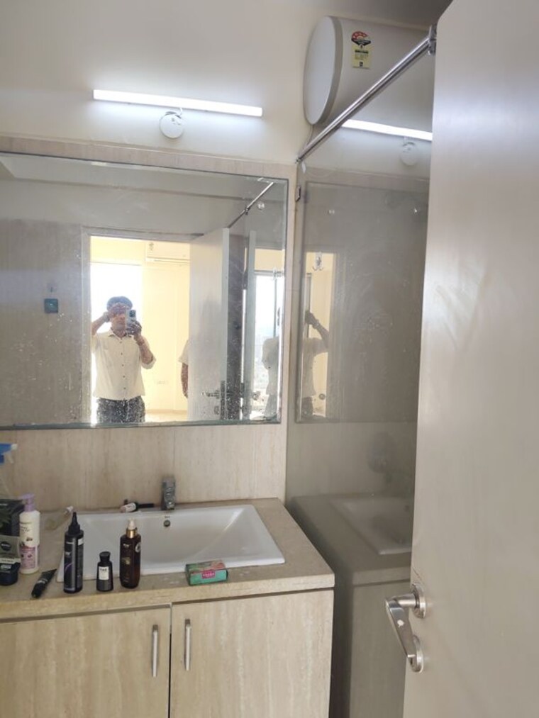 Bathroom, dlf-regal-gardens 3 Bedroom 1750 Sq.Ft. Apartment In Sector 90 Gurgaon 10412064