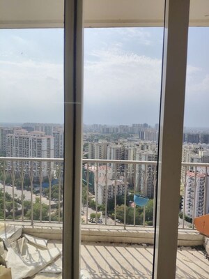 Swimming Pool in 3 BHK Apartment at DLF Regal Gardens, Sector 90 – for Rent