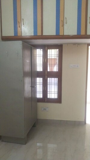 Room in 1 RK Builder Floor at Gomti Nagar – for Rent