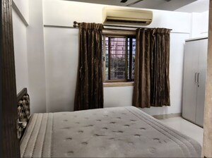 Bedroom in 2 BHK Apartment at Swiss Corner, Andheri West – for Rent