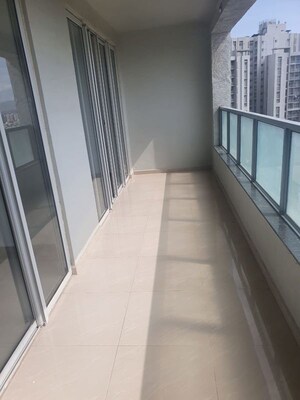 Balcony in 3.5 BHK Apartment at Amanora Future Towers, Hadapsar – for Rent
