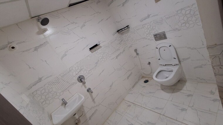Bathroom, praneeth-pranav-solitaire 3 Bedroom 1701 Sq.Ft. Apartment In Bachupally Hyderabad 10412101