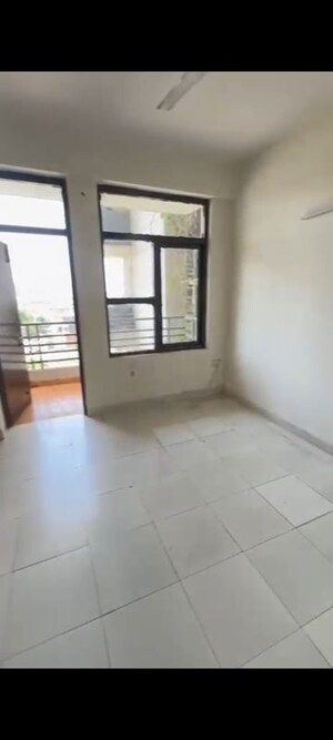 Room in 3 BHK Apartment at Amolik Heights, Sector 88 – for Sale