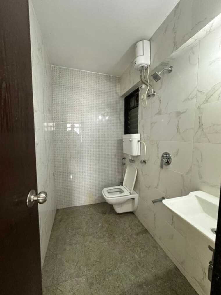 Bathroom, bhoomi-samarth 1 Bedroom 425 Sq.Ft. Apartment In Goregaon East Mumbai 10412145