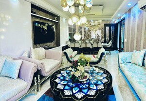 Living Room in 4 BHK Builder Floor at Sector 57 – for Rent