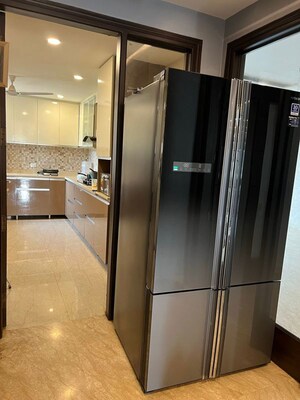 Building Lobby in 4 BHK Builder Floor at Sector 57 – for Rent